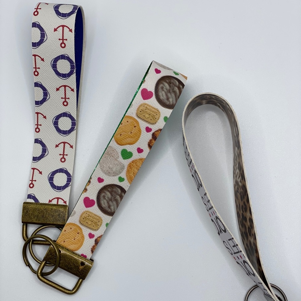 Wristlet leather keychain